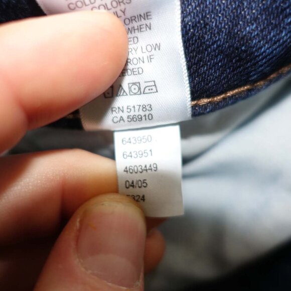 Maurices Women's 90s Flare High Rise Curvy Fit Jeans Size 14W Blue 31" Inseam - Picture 5 of 7